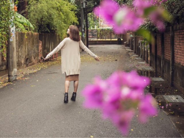 散歩している画像