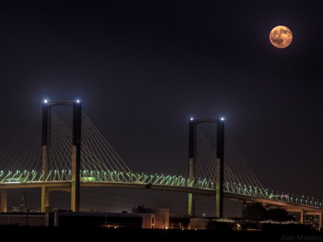 月夜と橋の画像